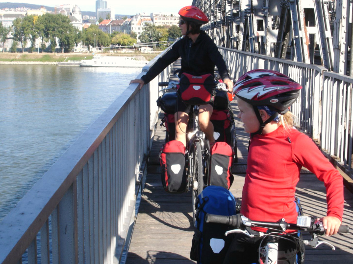 Børn Cykeltur Donau bro over Donau - Alle Ud