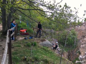 Bornholm rappelling klipperappelling granitklippe børn familie klatring