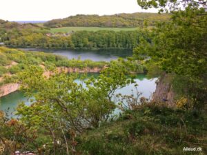 Rappelle rappelling klippe granit klipperappelling Bornholm Opalsøen outdoor familie