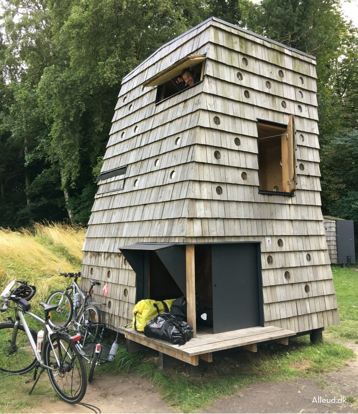 Shelter Overnatning cykeltur cykelferie arkitekttegnede shelter Fyn